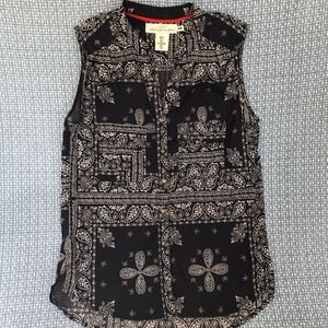 Split Neck Sleeveless Blouse with Front Bottoms